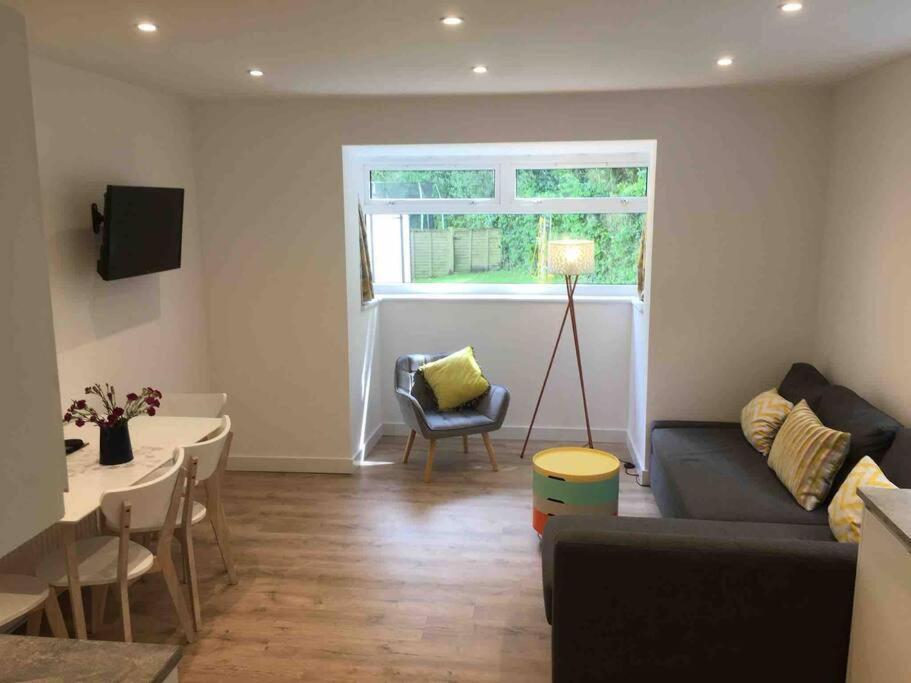 Bright And Spacious Annex Near Lymington With Private Garden 외부 사진